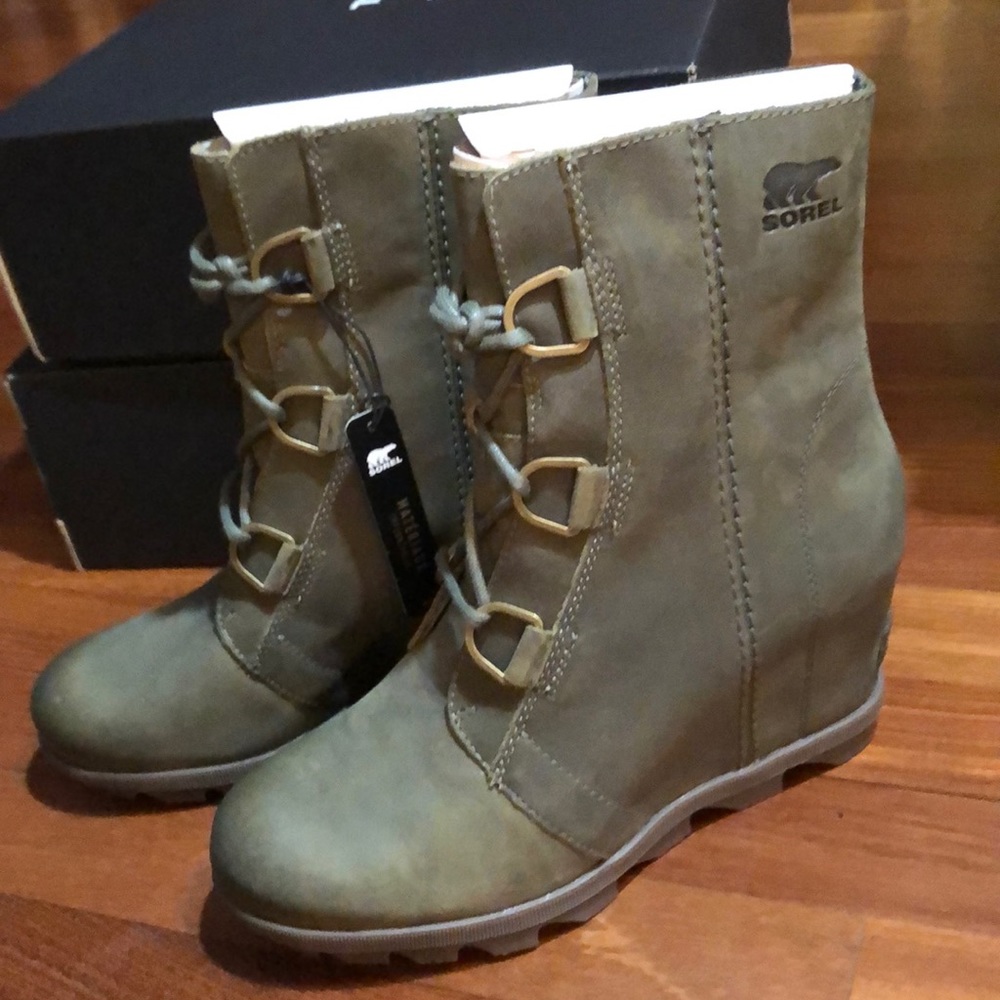 NWT Joan of Arctic Wedge II Alpine Tundra
